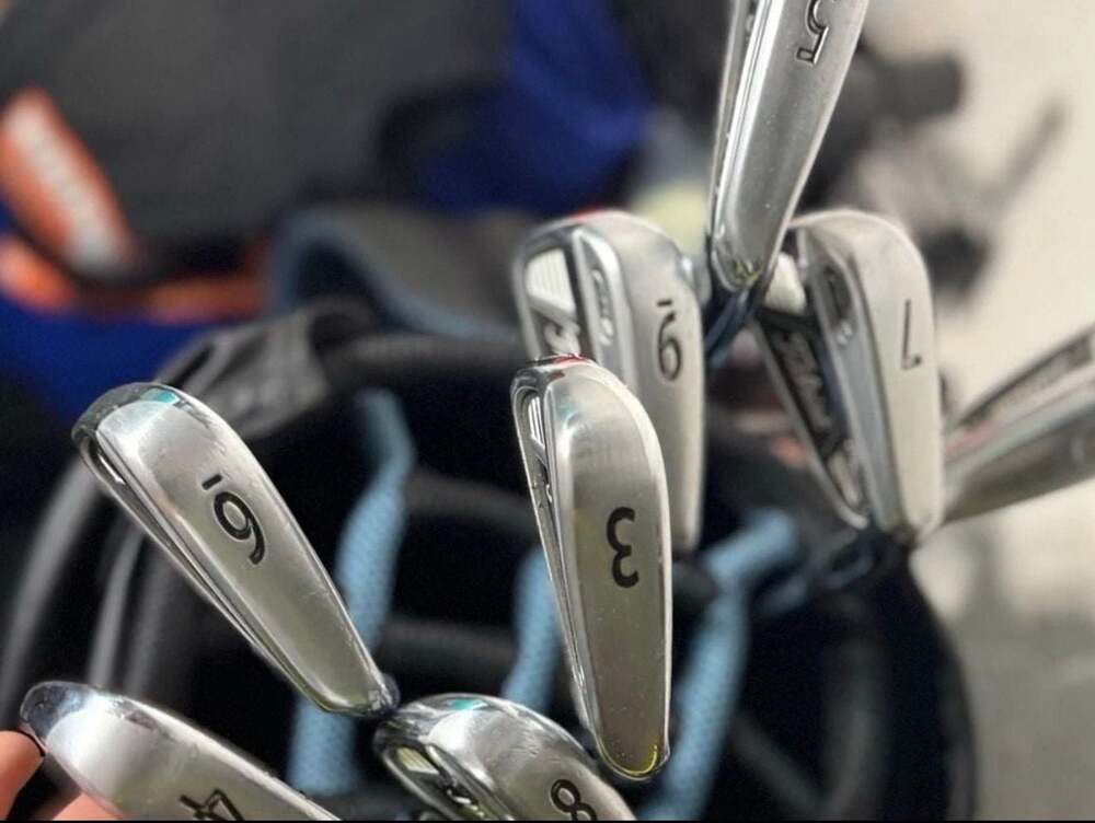 Titleist AP2 710 Forged Iron Set 4-PW Dynamic Gold S300 Stiff Steel - Picture 2 of 13